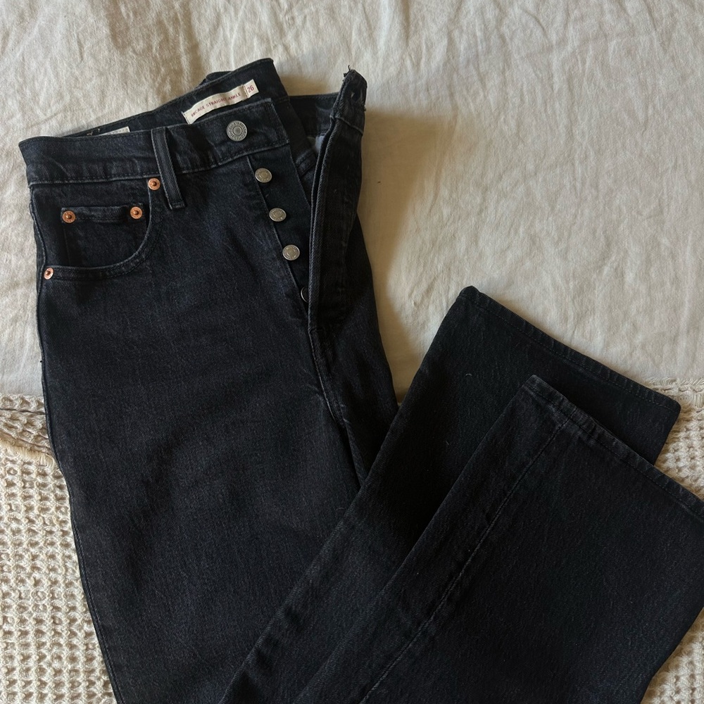 Black Levi's Ribcage Ankle Straight 26